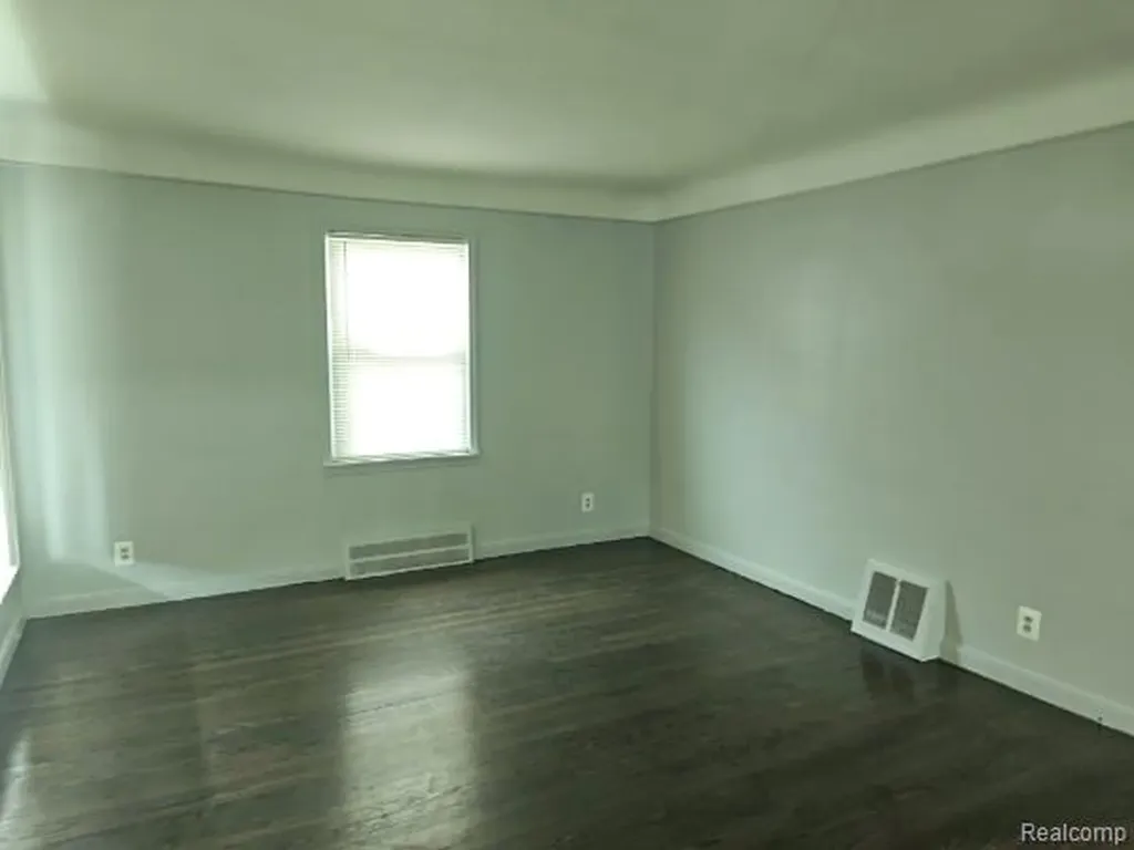 22544 Frisbee Street Detroit City MI 48219