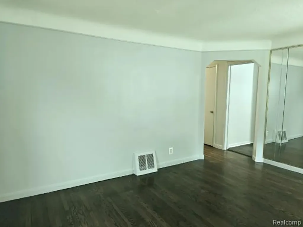 22544 Frisbee Street Detroit City MI 48219