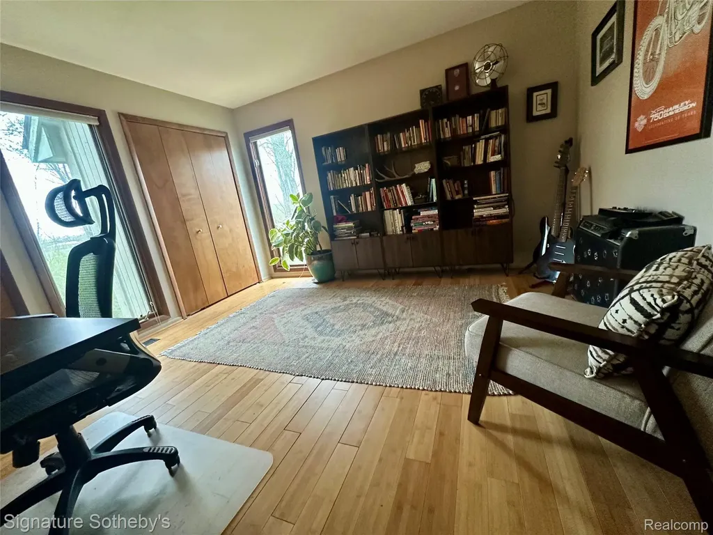 4945 Whitlow Court Commerce Charter Township MI 48382