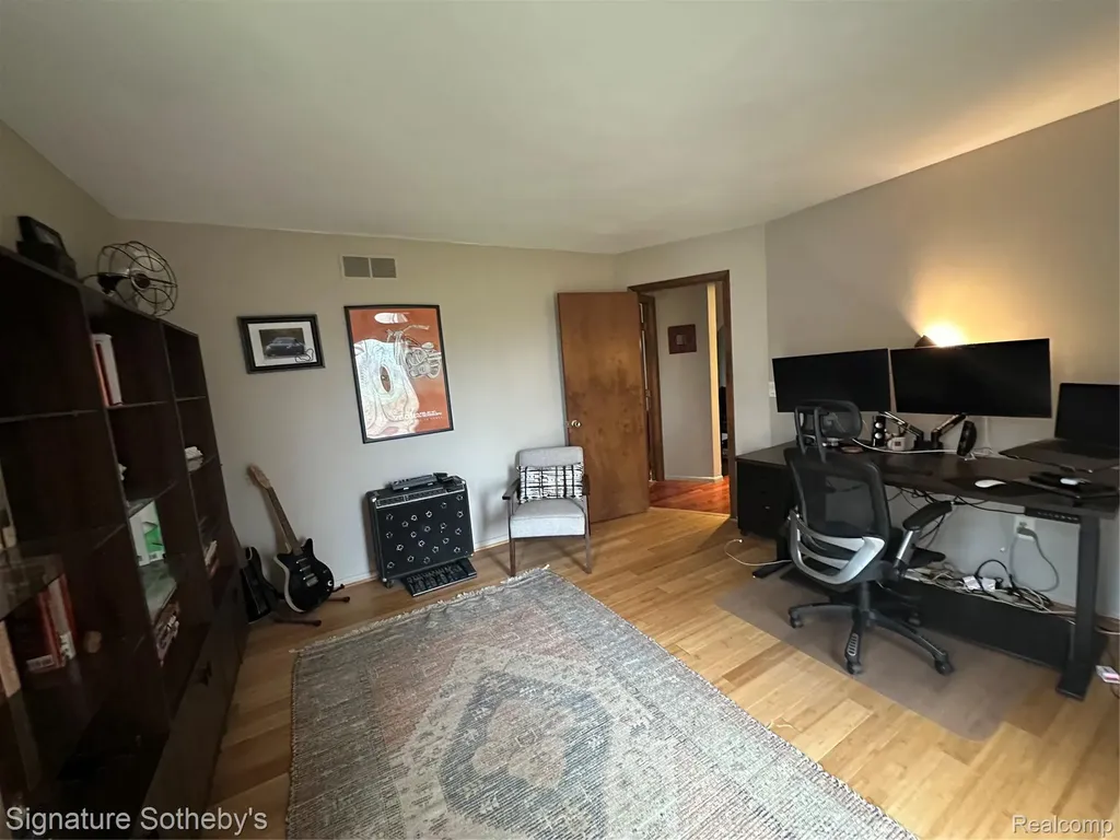 4945 Whitlow Court Commerce Charter Township MI 48382
