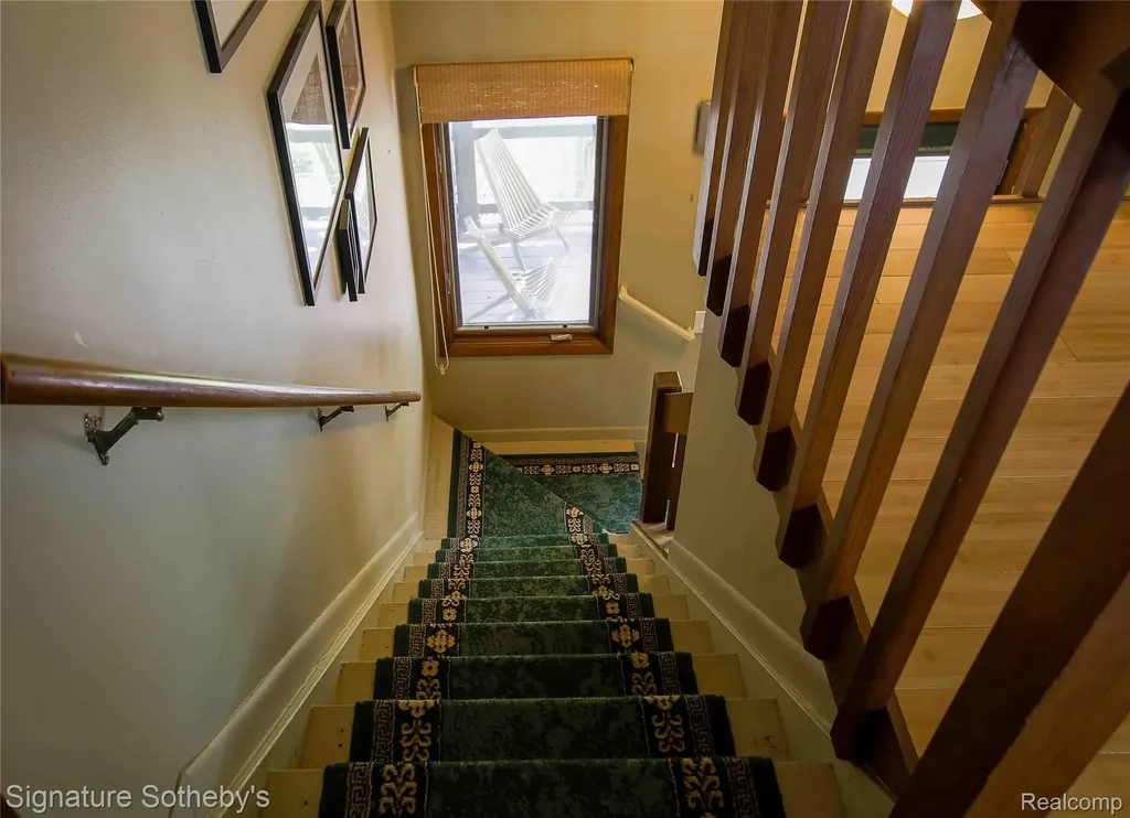 4945 Whitlow Court Commerce Charter Township MI 48382