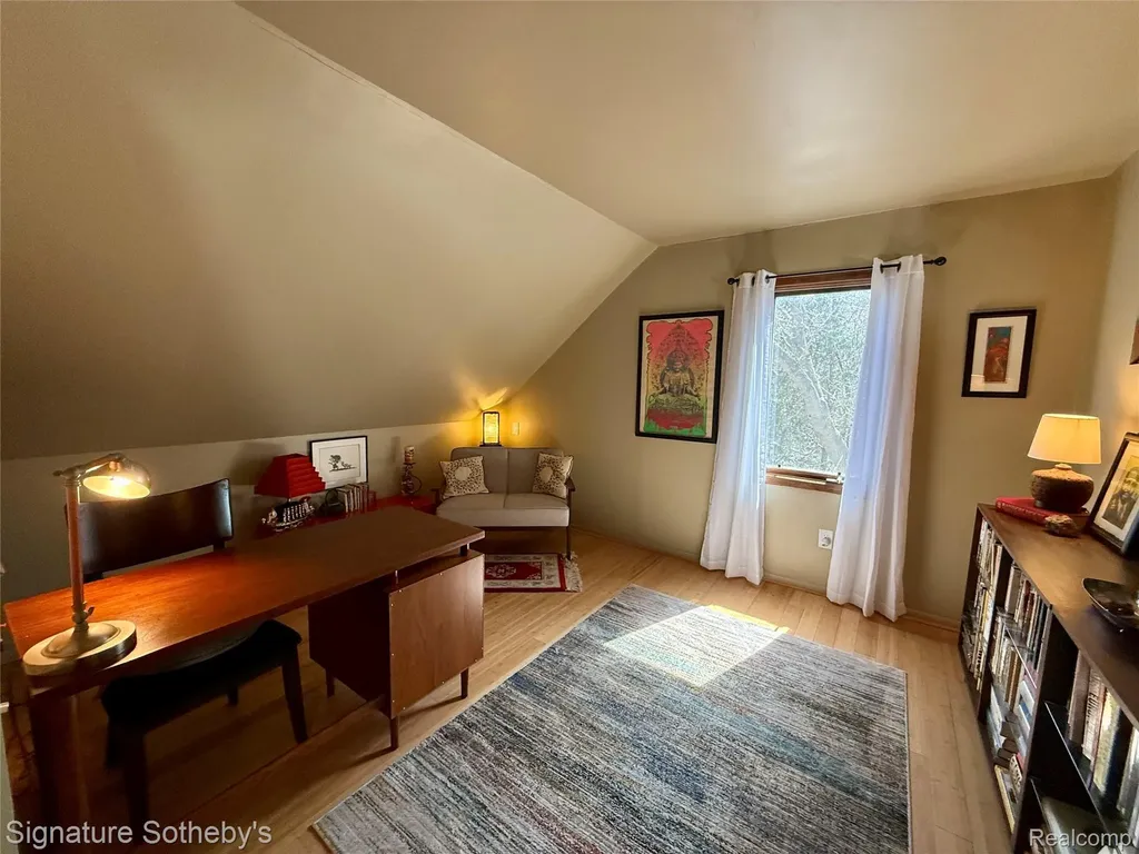 4945 Whitlow Court Commerce Charter Township MI 48382