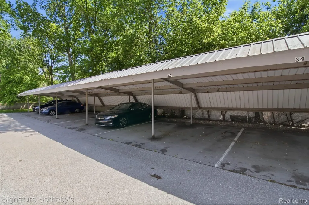 29850 W 12 Mile Road Farmington Hills City MI 48334