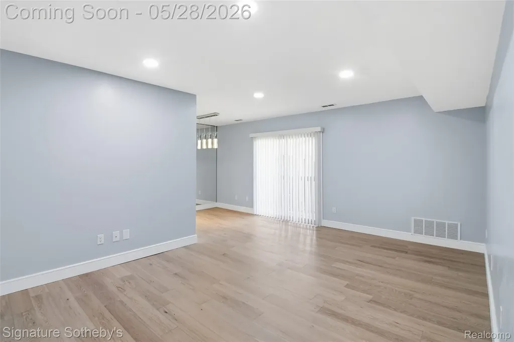 29850 W 12 Mile Road Farmington Hills City MI 48334