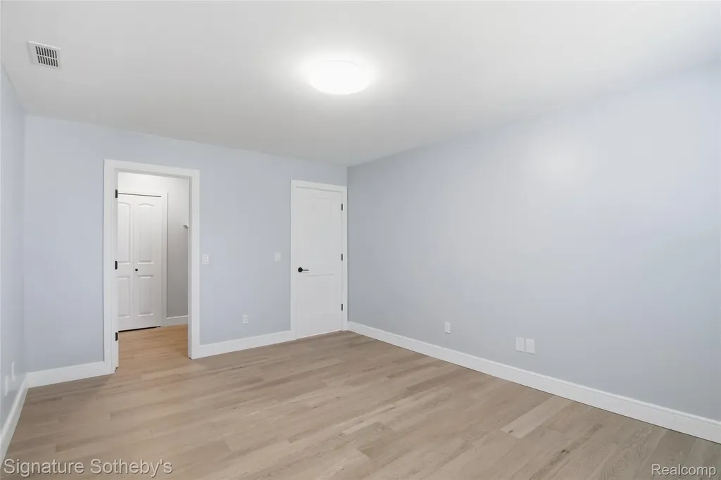 29850 W 12 Mile Road Farmington Hills City MI 48334