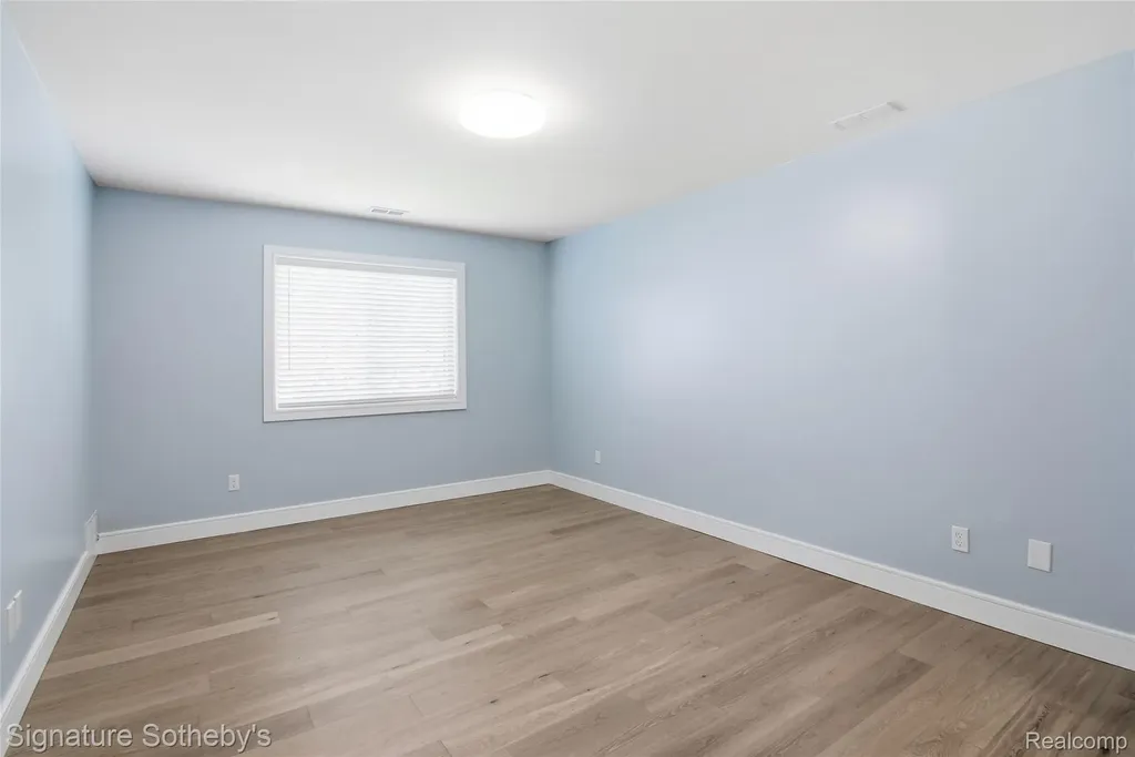 29850 W 12 Mile Road Farmington Hills City MI 48334