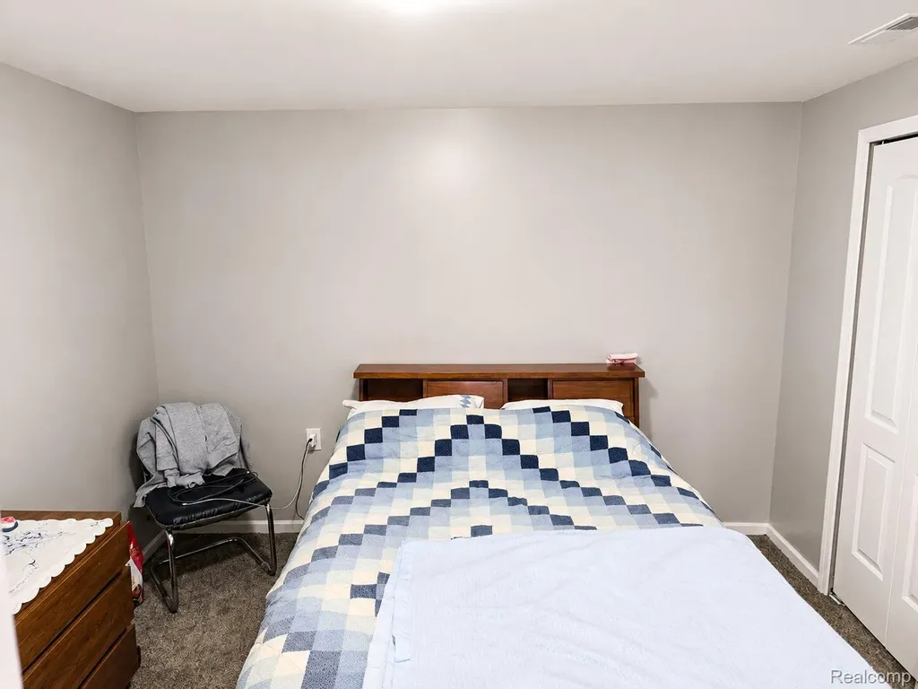 1884 Egret Pointe Genoa Township MI 48843