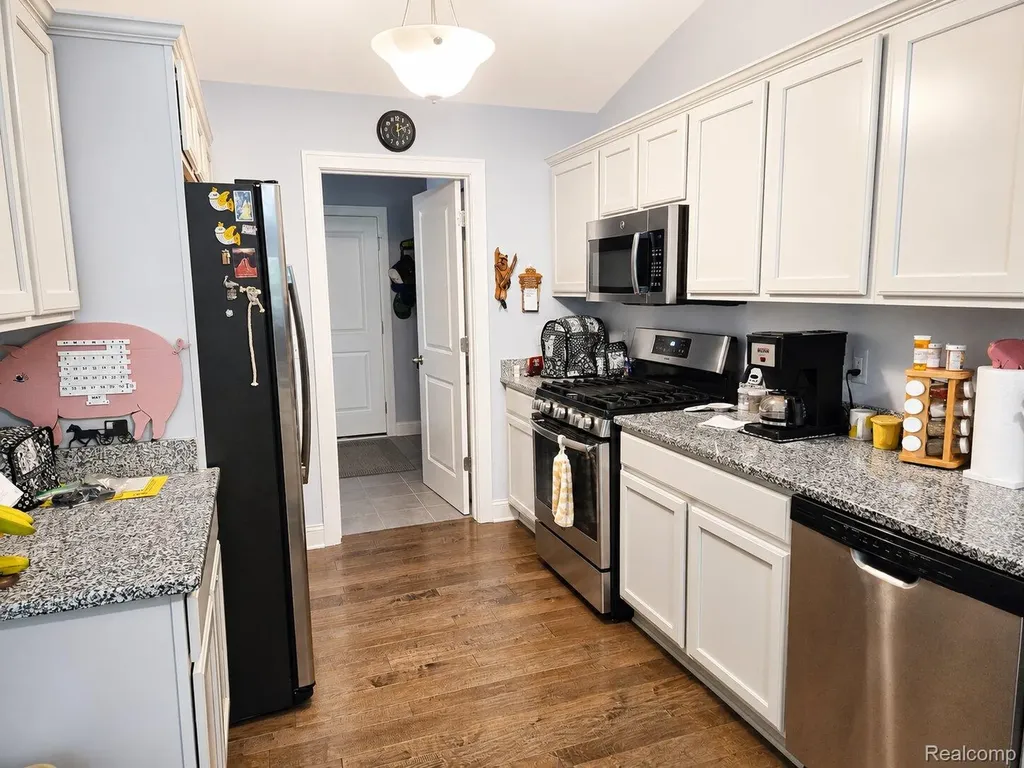 1884 Egret Pointe Genoa Township MI 48843