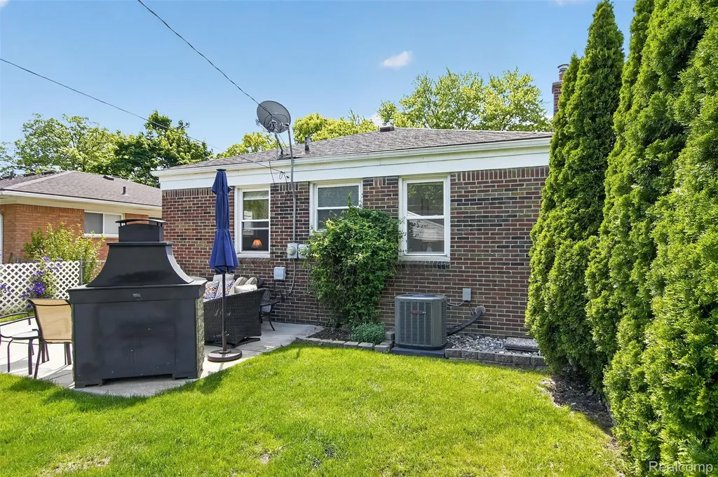 2845 Cornell Street Dearborn City MI 48124