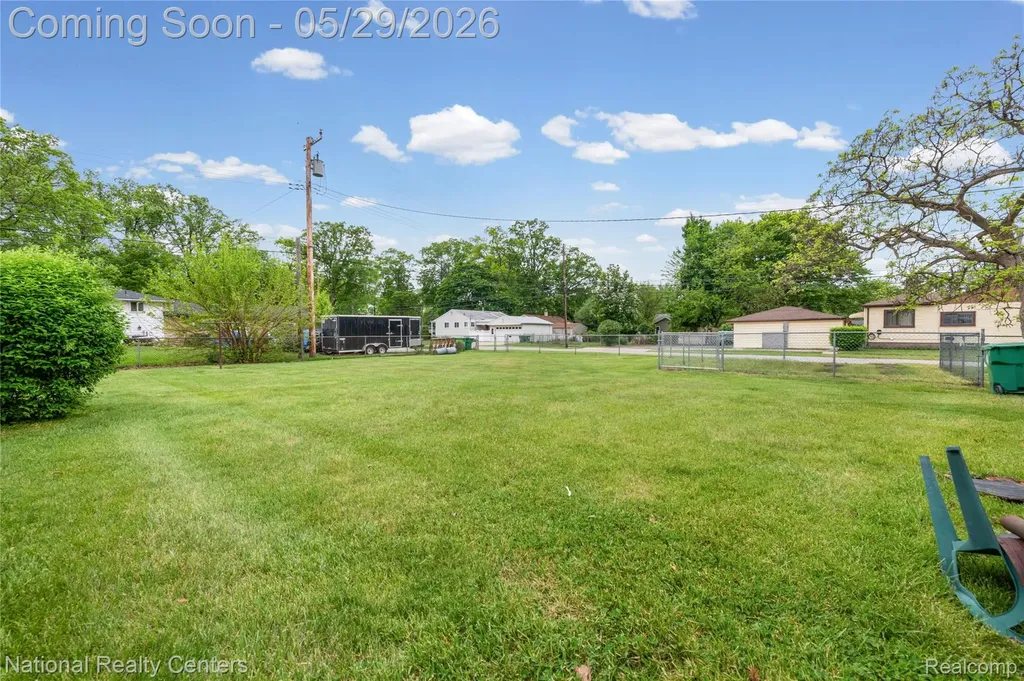 33565 John Hauk Street Garden City City MI 48135