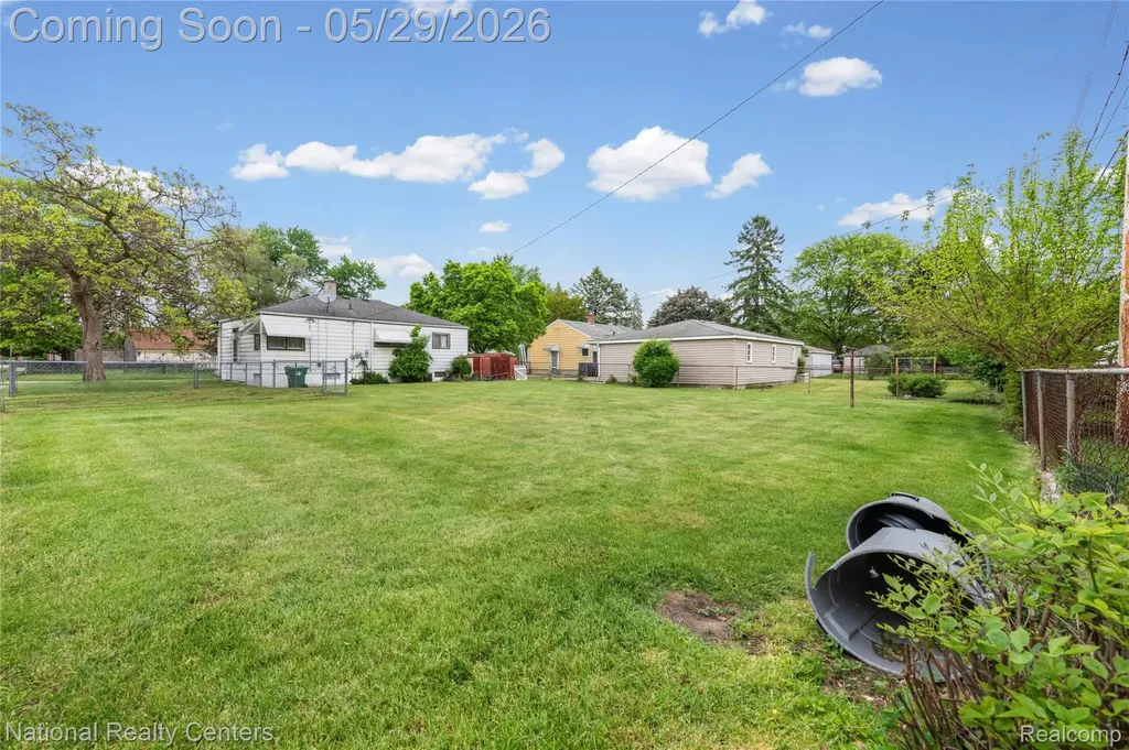 33565 John Hauk Street Garden City City MI 48135