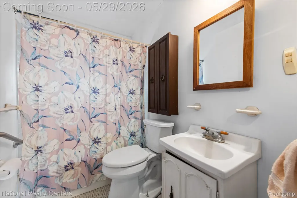 33565 John Hauk Street Garden City City MI 48135