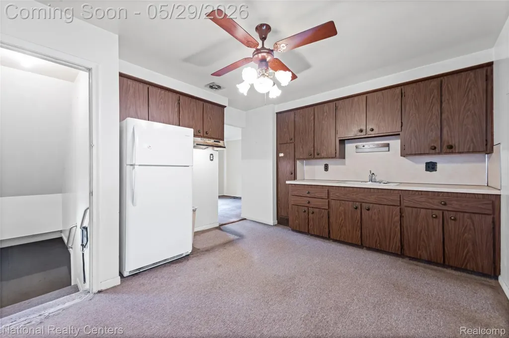 33565 John Hauk Street Garden City City MI 48135