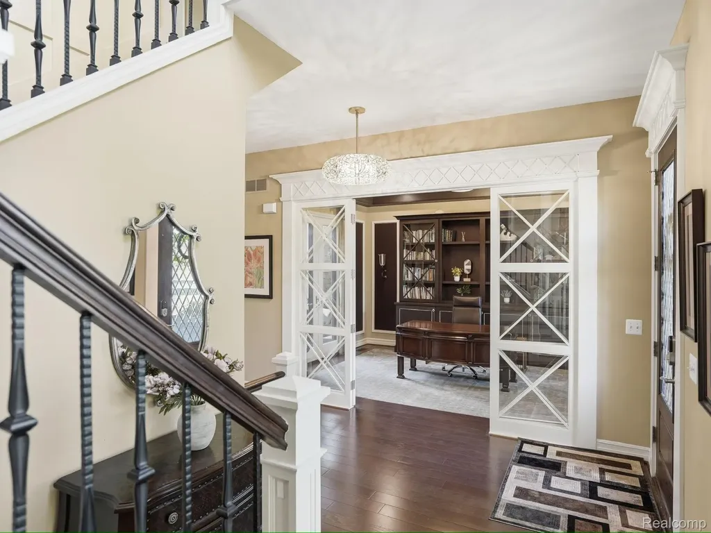 55951 Ashbrooke Drive W Shelby Charter Township MI 48316