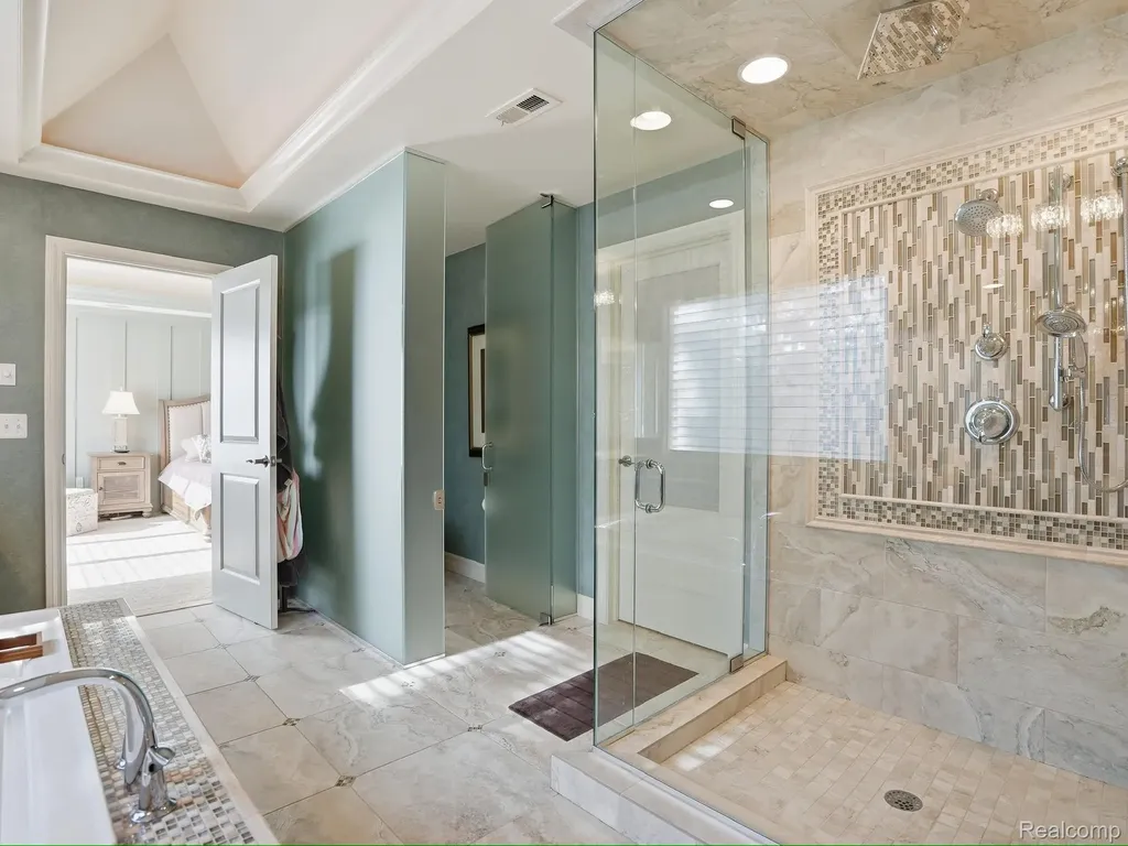 55951 Ashbrooke Drive W Shelby Charter Township MI 48316