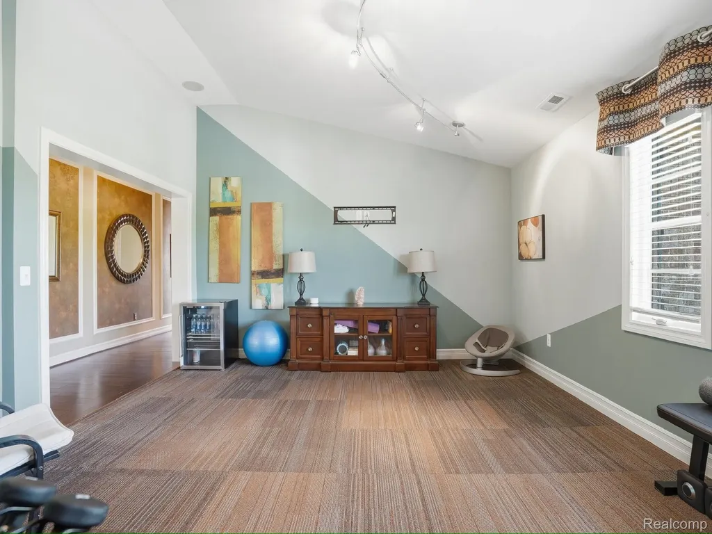 55951 Ashbrooke Drive W Shelby Charter Township MI 48316