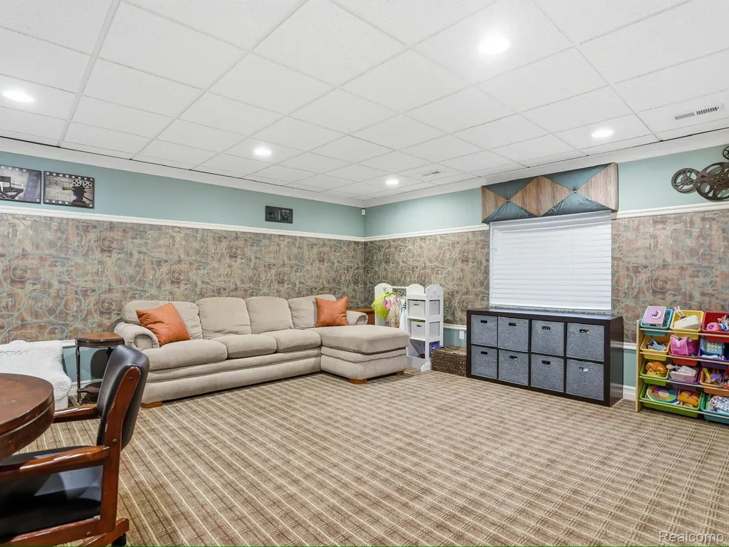 55951 Ashbrooke Drive W Shelby Charter Township MI 48316