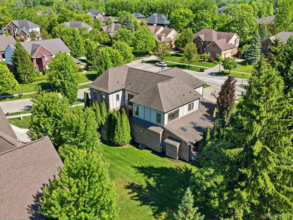 55951 Ashbrooke Drive W Shelby Charter Township MI 48316