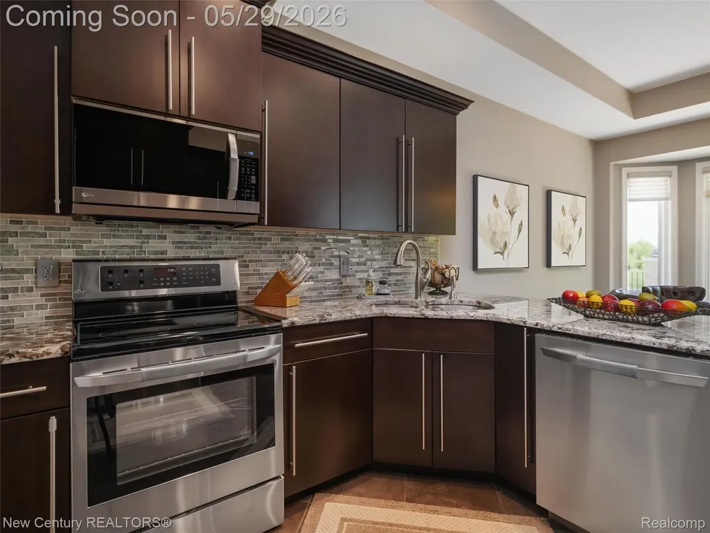 55490 Whispering Hills Drive Shelby Charter Township MI 48316
