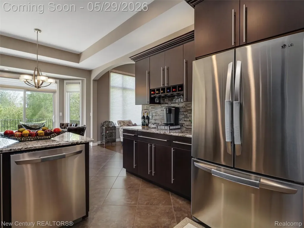 55490 Whispering Hills Drive Shelby Charter Township MI 48316