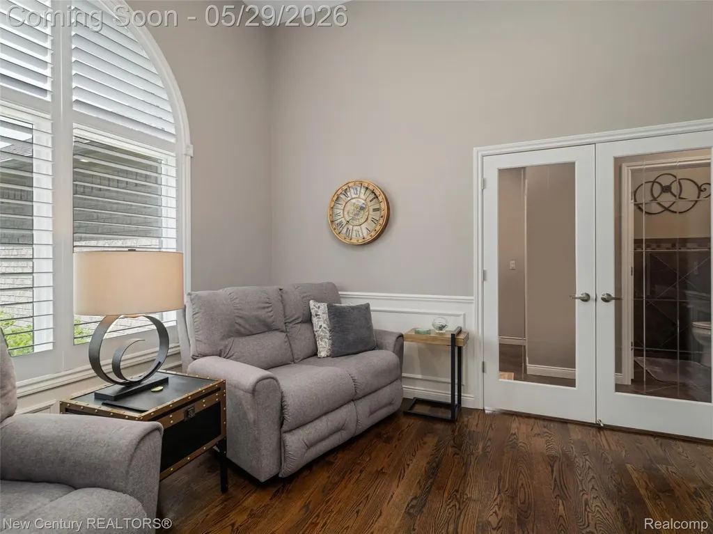 55490 Whispering Hills Drive Shelby Charter Township MI 48316
