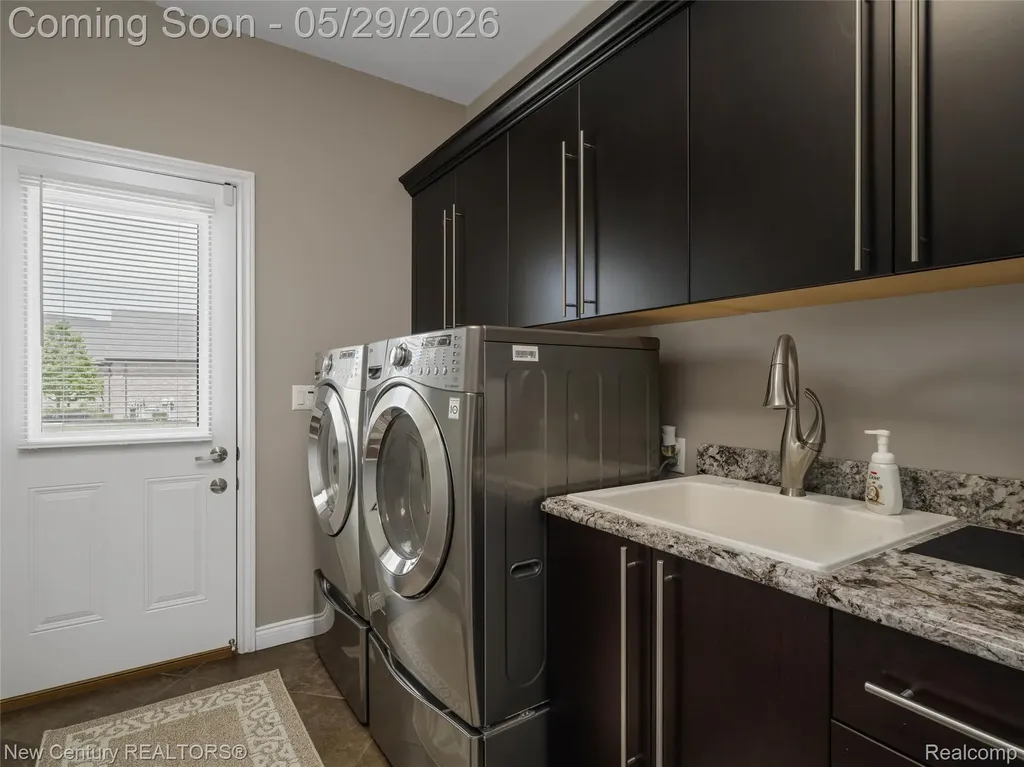 55490 Whispering Hills Drive Shelby Charter Township MI 48316
