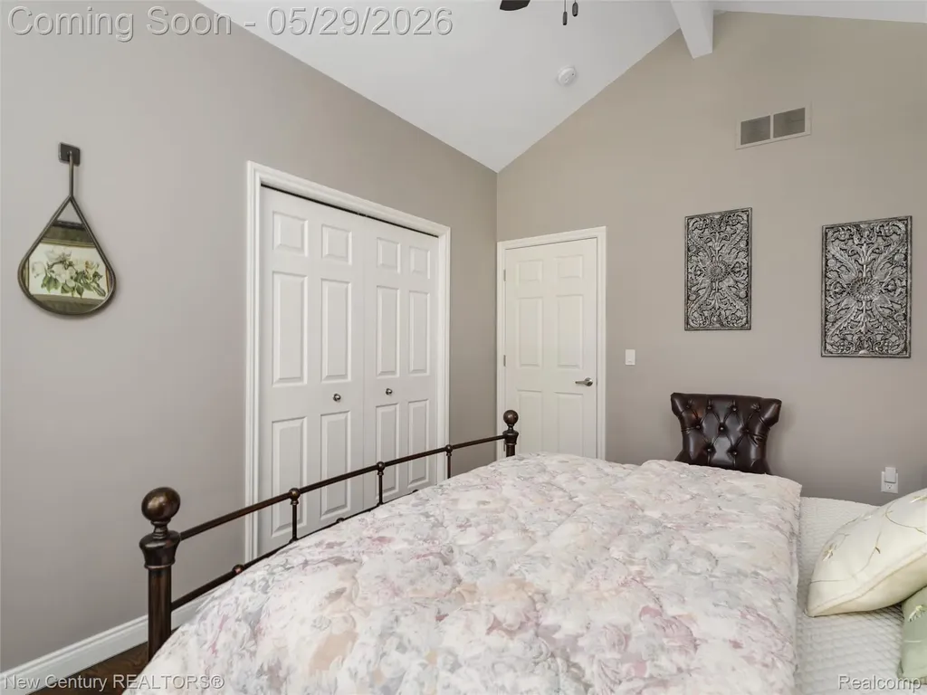 55490 Whispering Hills Drive Shelby Charter Township MI 48316