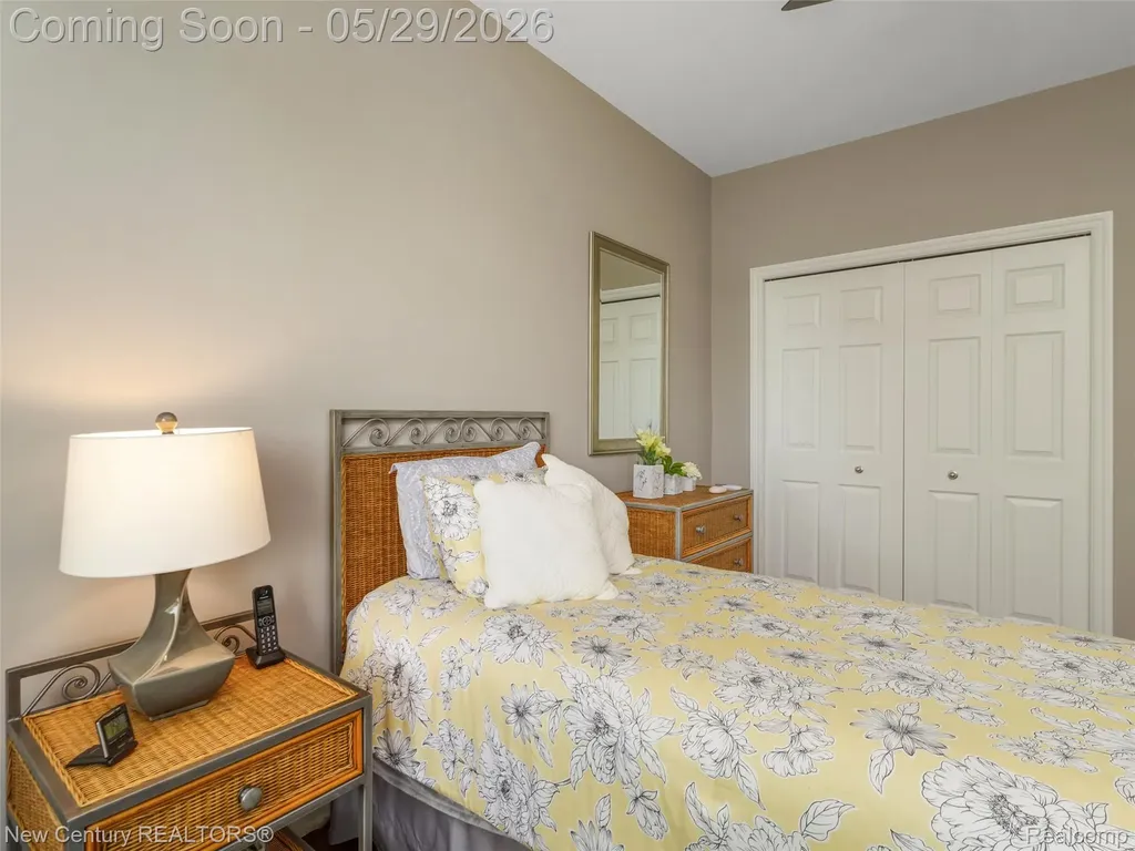 55490 Whispering Hills Drive Shelby Charter Township MI 48316