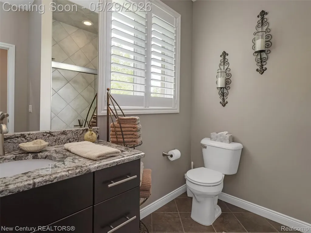 55490 Whispering Hills Drive Shelby Charter Township MI 48316