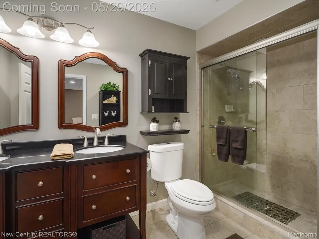 55490 Whispering Hills Drive Shelby Charter Township MI 48316