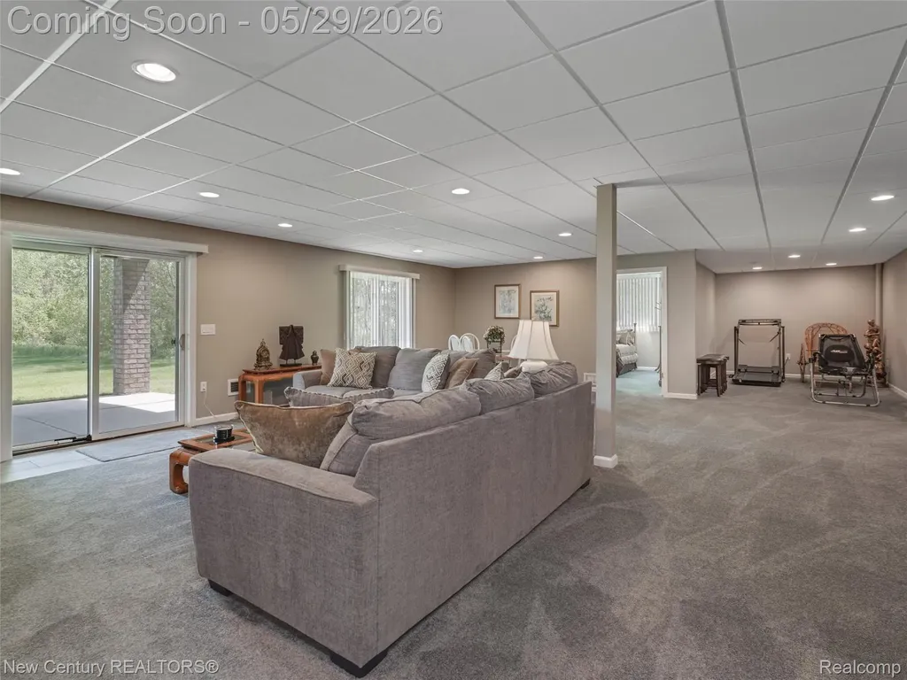 55490 Whispering Hills Drive Shelby Charter Township MI 48316