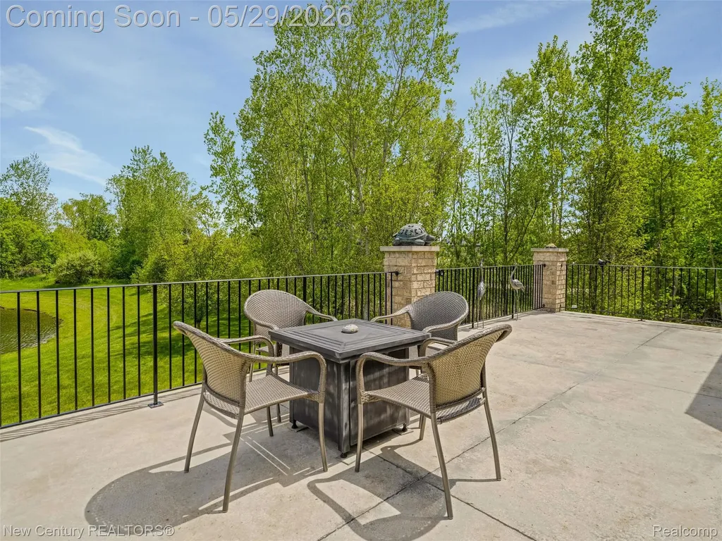 55490 Whispering Hills Drive Shelby Charter Township MI 48316