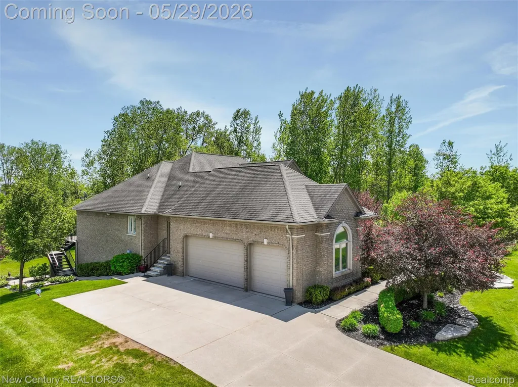 55490 Whispering Hills Drive Shelby Charter Township MI 48316