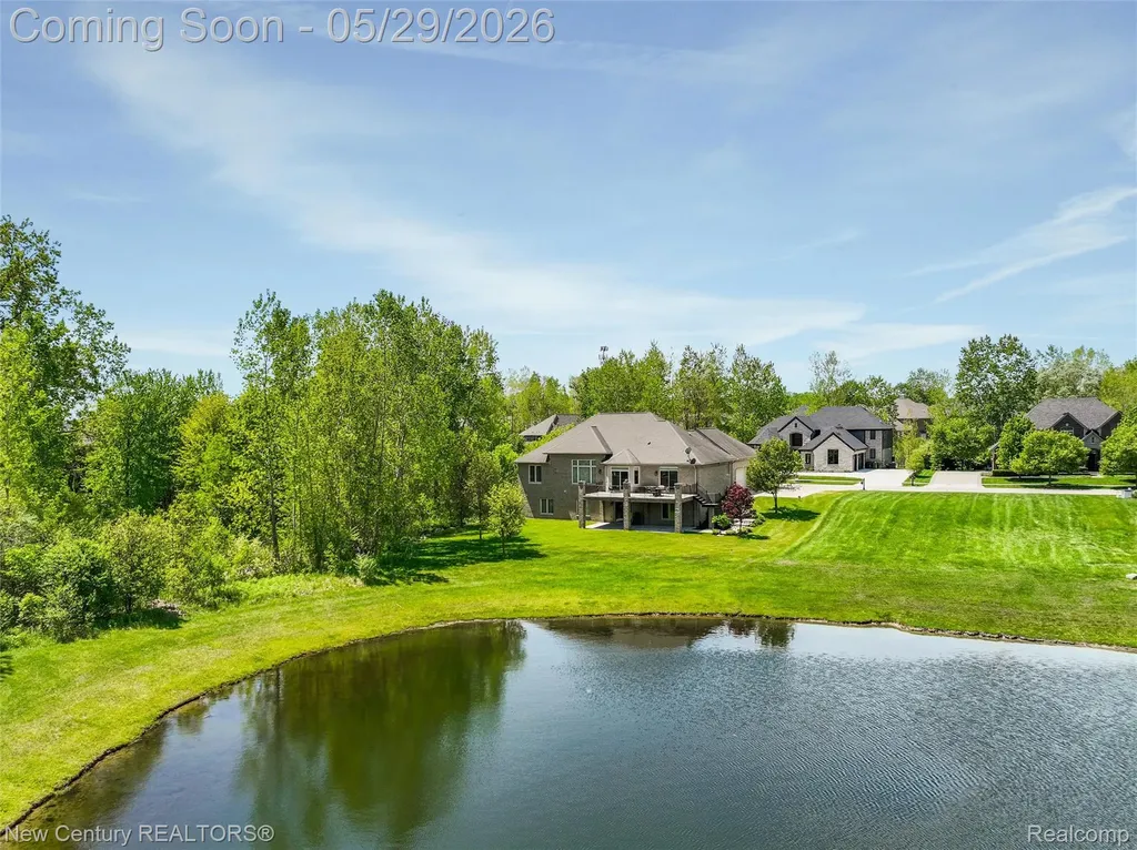 55490 Whispering Hills Drive Shelby Charter Township MI 48316