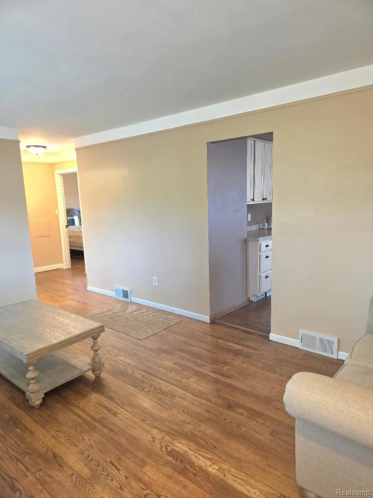 31410 Parkwood Street Westland City MI 48186