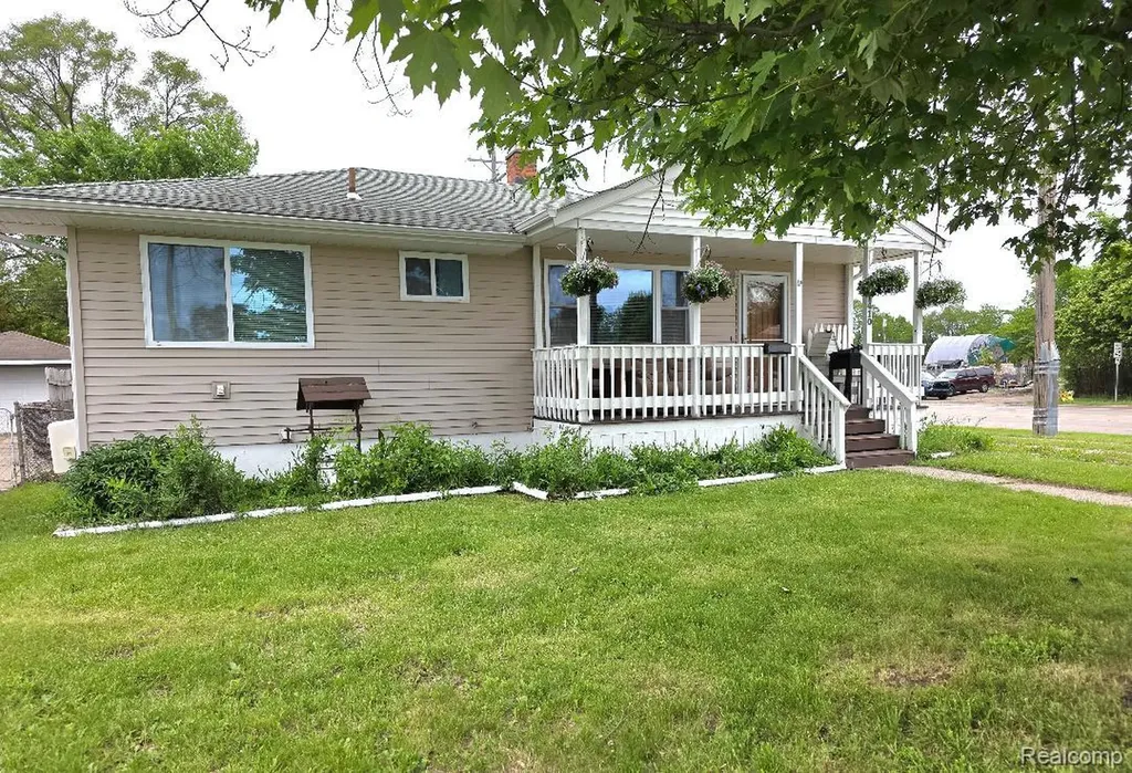 31410 Parkwood Street Westland City MI 48186