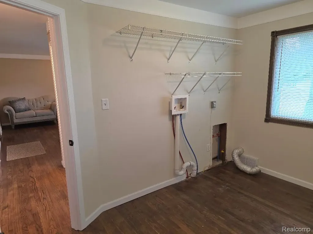 31410 Parkwood Street Westland City MI 48186