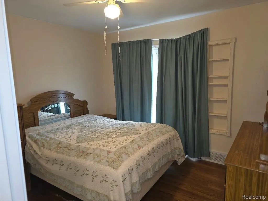 31410 Parkwood Street Westland City MI 48186