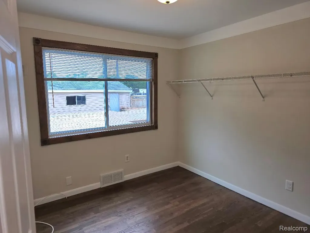 31410 Parkwood Street Westland City MI 48186