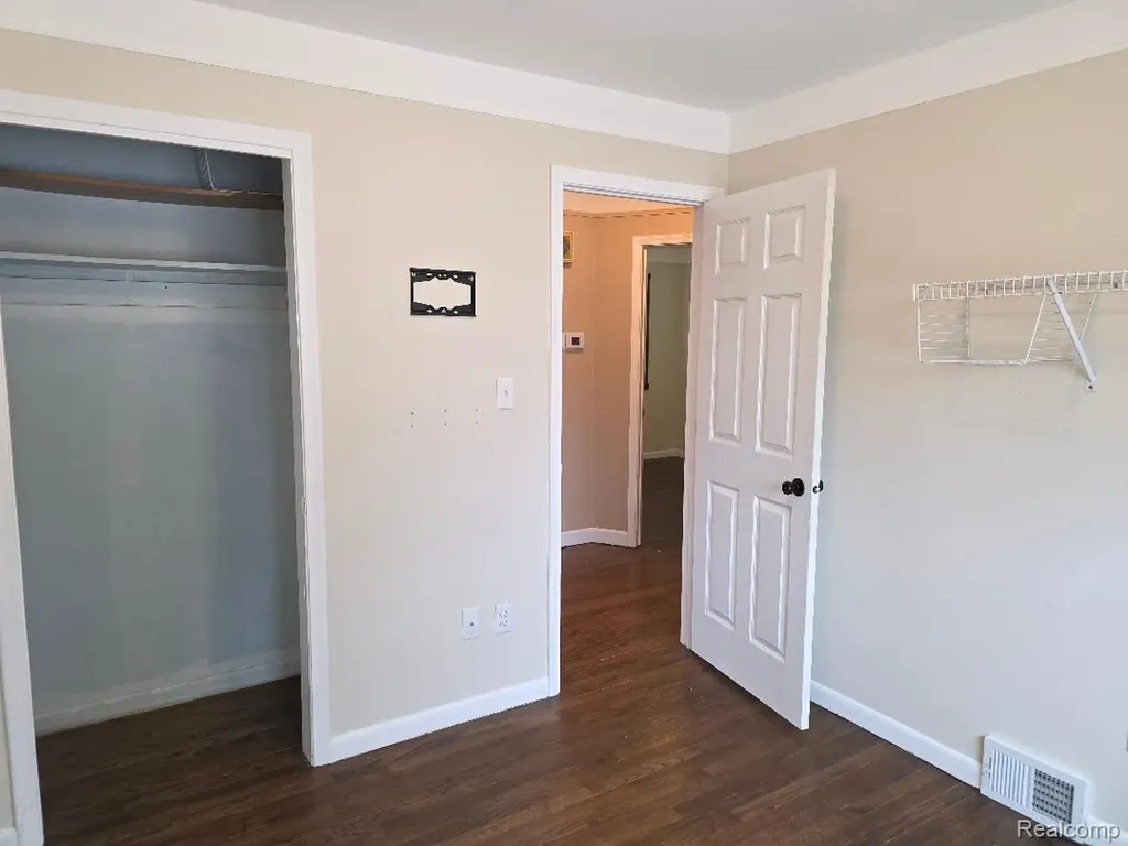 31410 Parkwood Street Westland City MI 48186