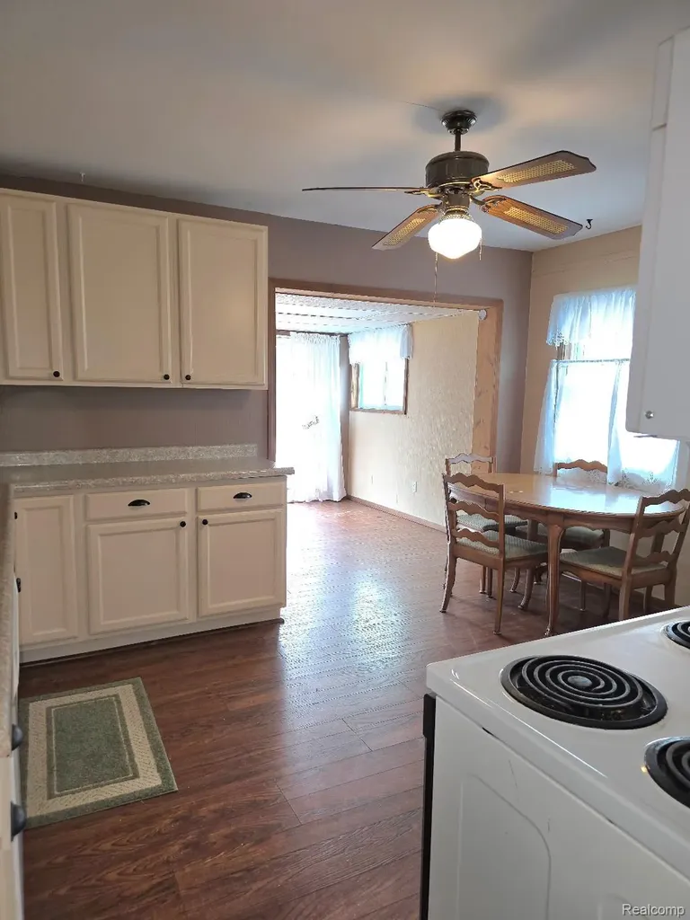 31410 Parkwood Street Westland City MI 48186