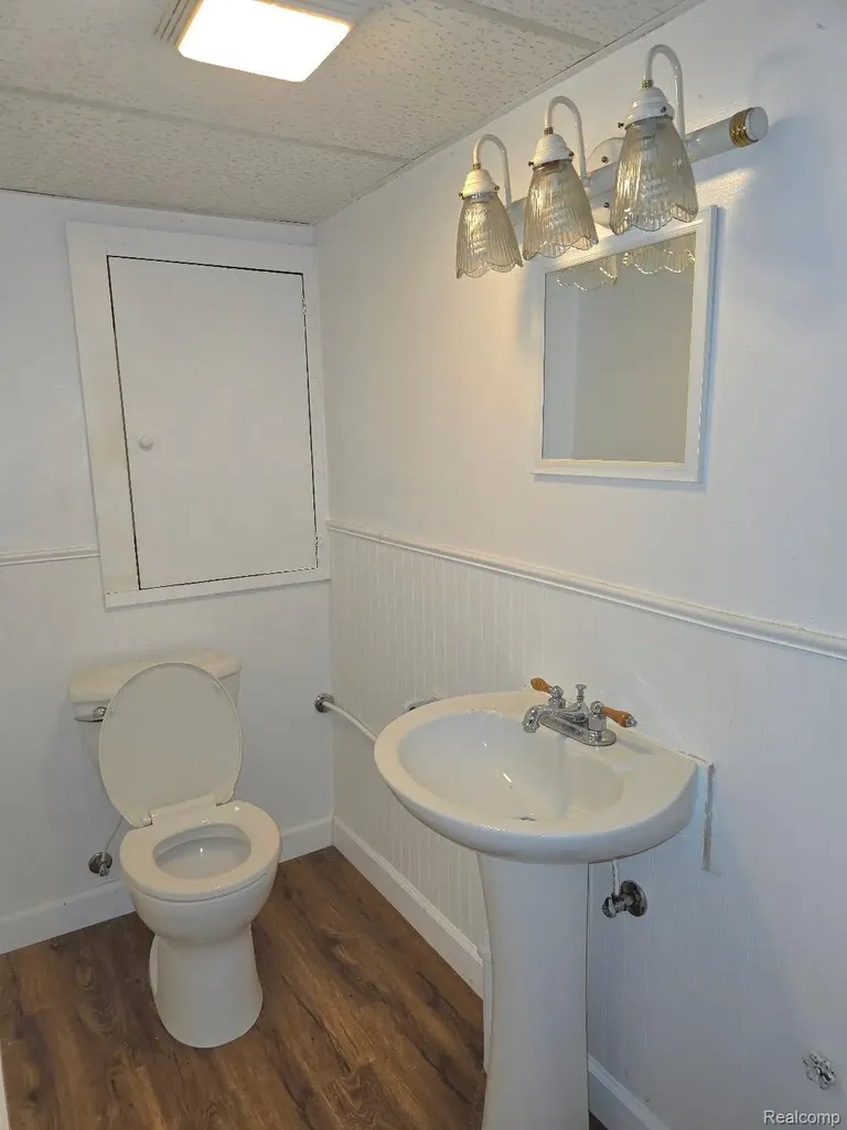 31410 Parkwood Street Westland City MI 48186