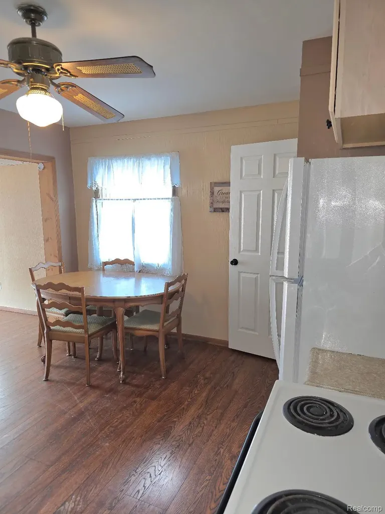 31410 Parkwood Street Westland City MI 48186