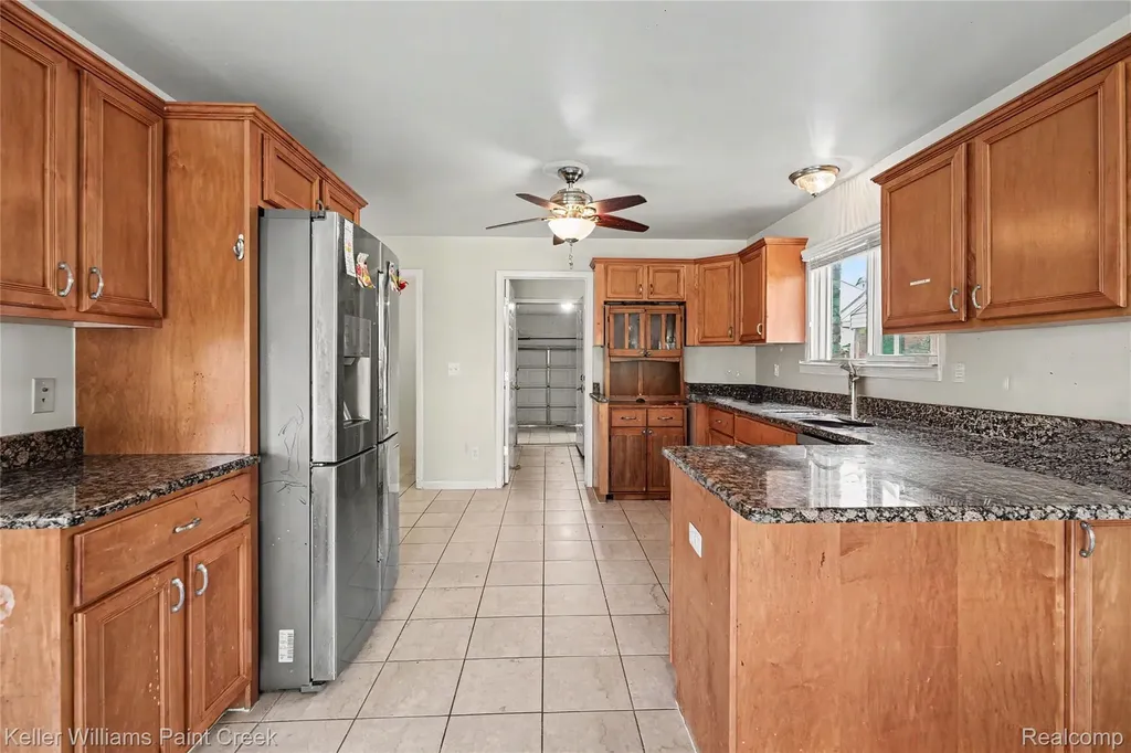 33180 Glengary Court Sterling Heights City MI 48310