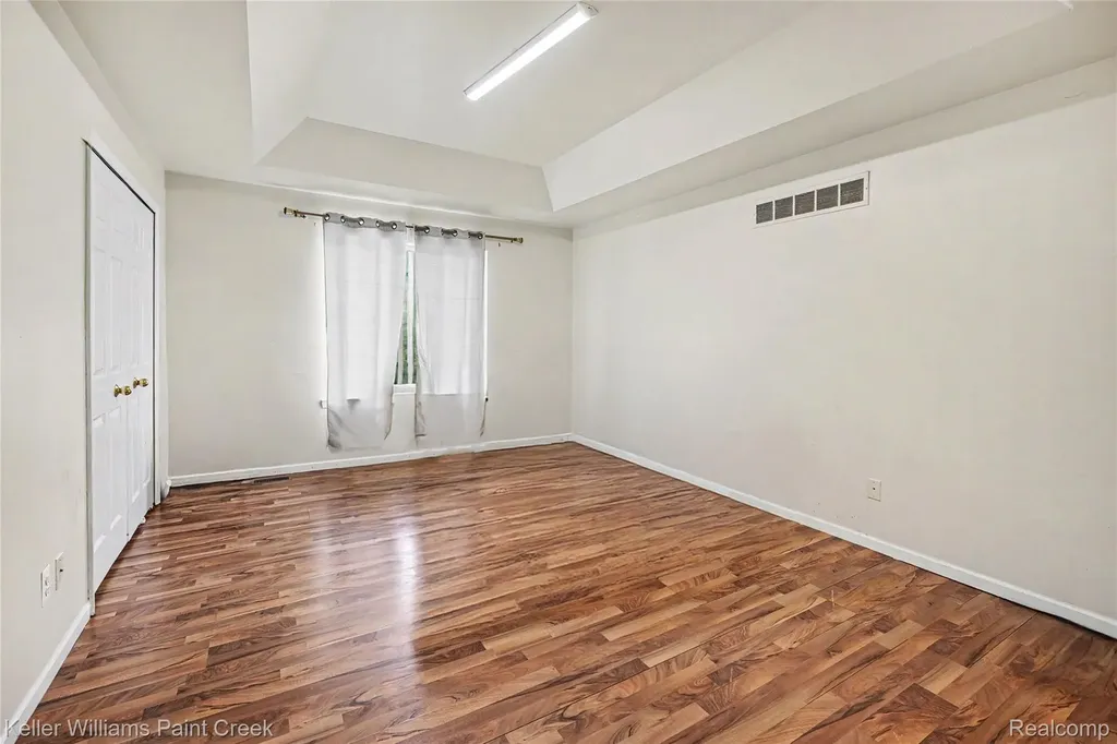 33180 Glengary Court Sterling Heights City MI 48310