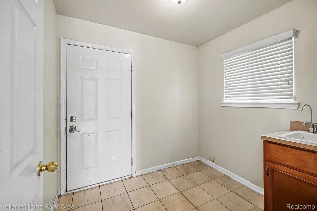 33180 Glengary Court Sterling Heights City MI 48310