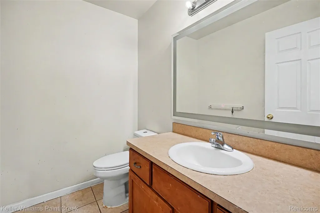 33180 Glengary Court Sterling Heights City MI 48310