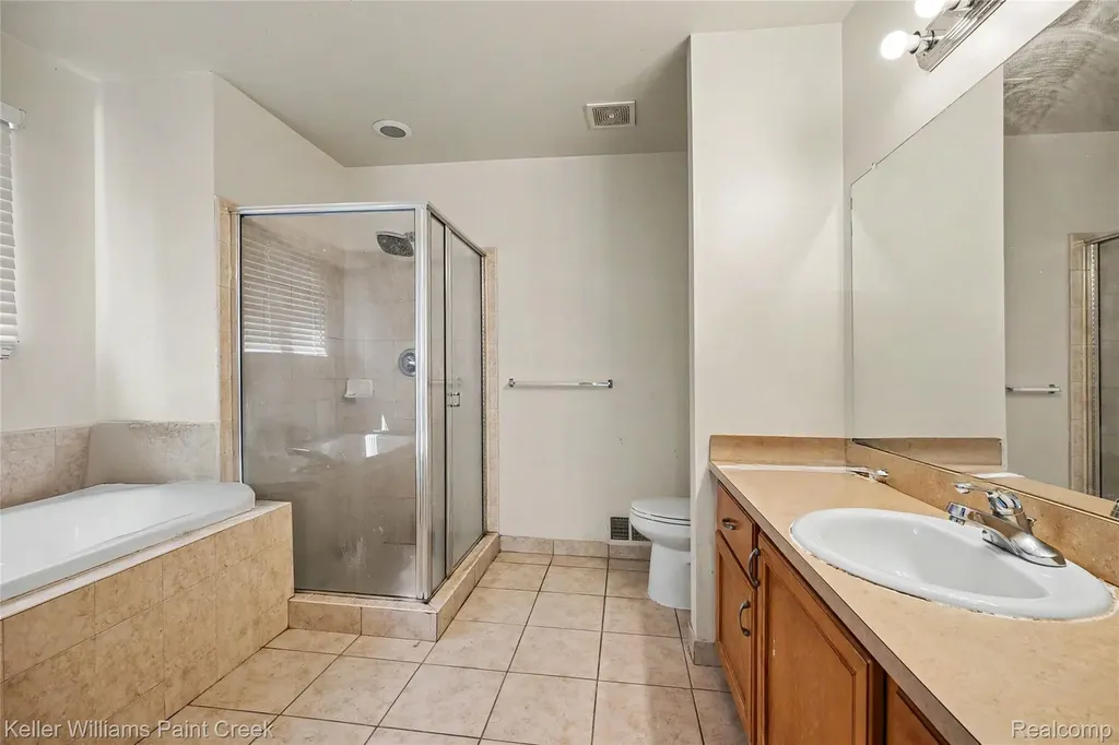33180 Glengary Court Sterling Heights City MI 48310