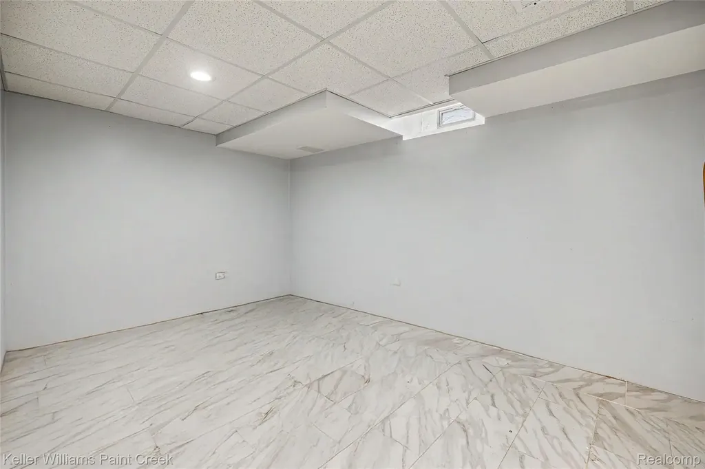 33180 Glengary Court Sterling Heights City MI 48310