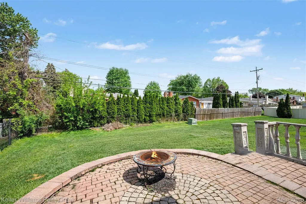 33180 Glengary Court Sterling Heights City MI 48310